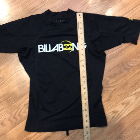 Billabong rash-guard adult small fits kids too - Picture 6 of 8